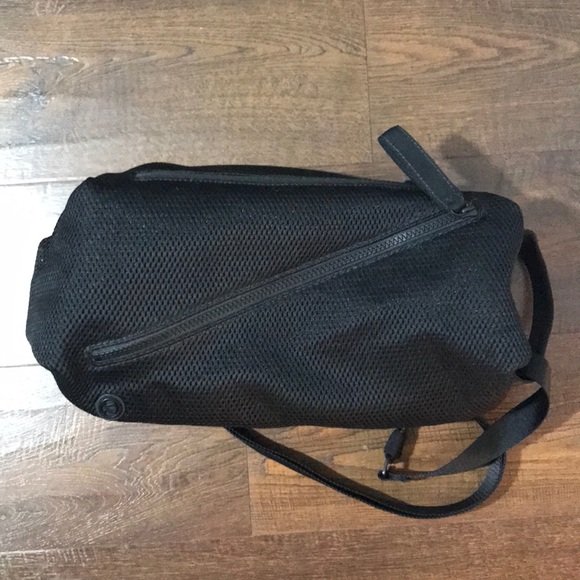 lululemon athletica Handbags - Lululemon Mesh Fast Track Bag